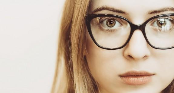 Wytrzeszcz oczu – przyczyny, leczenie, powiązania z chorobą tarczycy