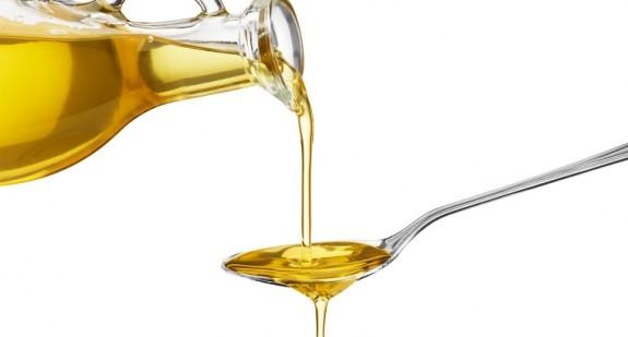 Olej musztardowy – efekty, bezpieczeństwo. Jak stosować olej musztardowy na włosy