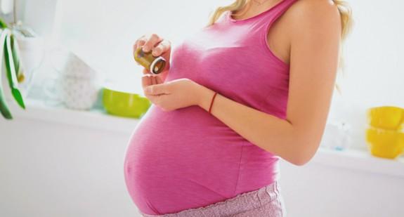 Probiotyki doustne oraz ginekologiczne w ciąży – wskazania oraz korzyści z ich stosowania