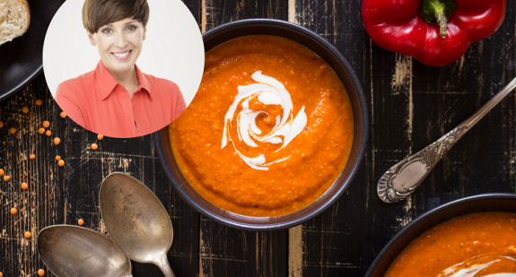 #ObiadNaZdrowie: Zupa pomidorowa z dzikim ryżem i orzechami - przepis