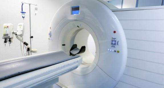 Czym różni się tomografia komputerowa od rezonansu magnetycznego?