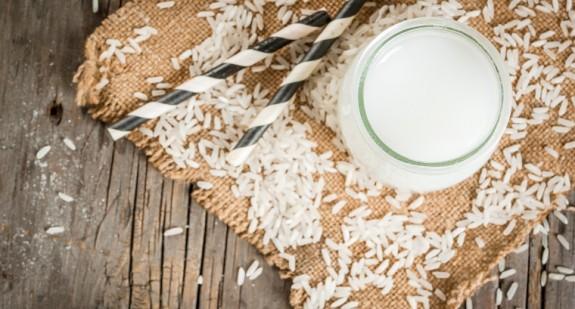 Mleko ryżowe – jak samodzielnie je przygotować i jakie ma właściwości
