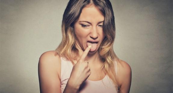 Posmak krwi w ustach – czy jest się czym martwić?