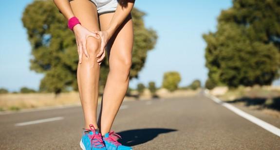 Skręcenie kolana - charakterystyka, przyczyny, objawy, leczenie, rehabilitacja i możliwe powikłania