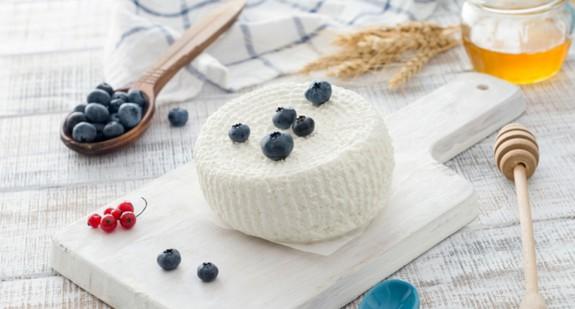 Biały ser nie tylko pomaga schudnąć, ale też zapobiega insulinooporności