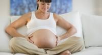 Jak liczyć ruchy dziecka w ciąży? Kiedy się pojawiają? 